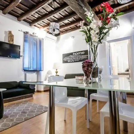 Beautiful Trevi House ローマ